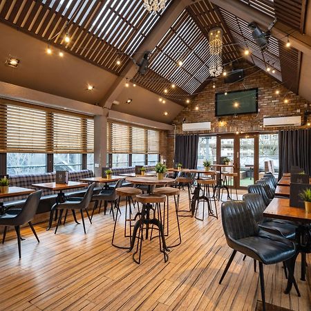 Siberia Bar & Hotel Абердин Екстер'єр фото